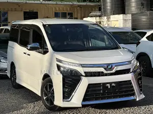 Toyota Voxy 2018 White