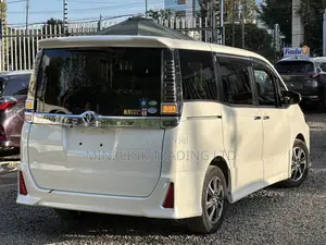 Toyota Voxy 2018 White