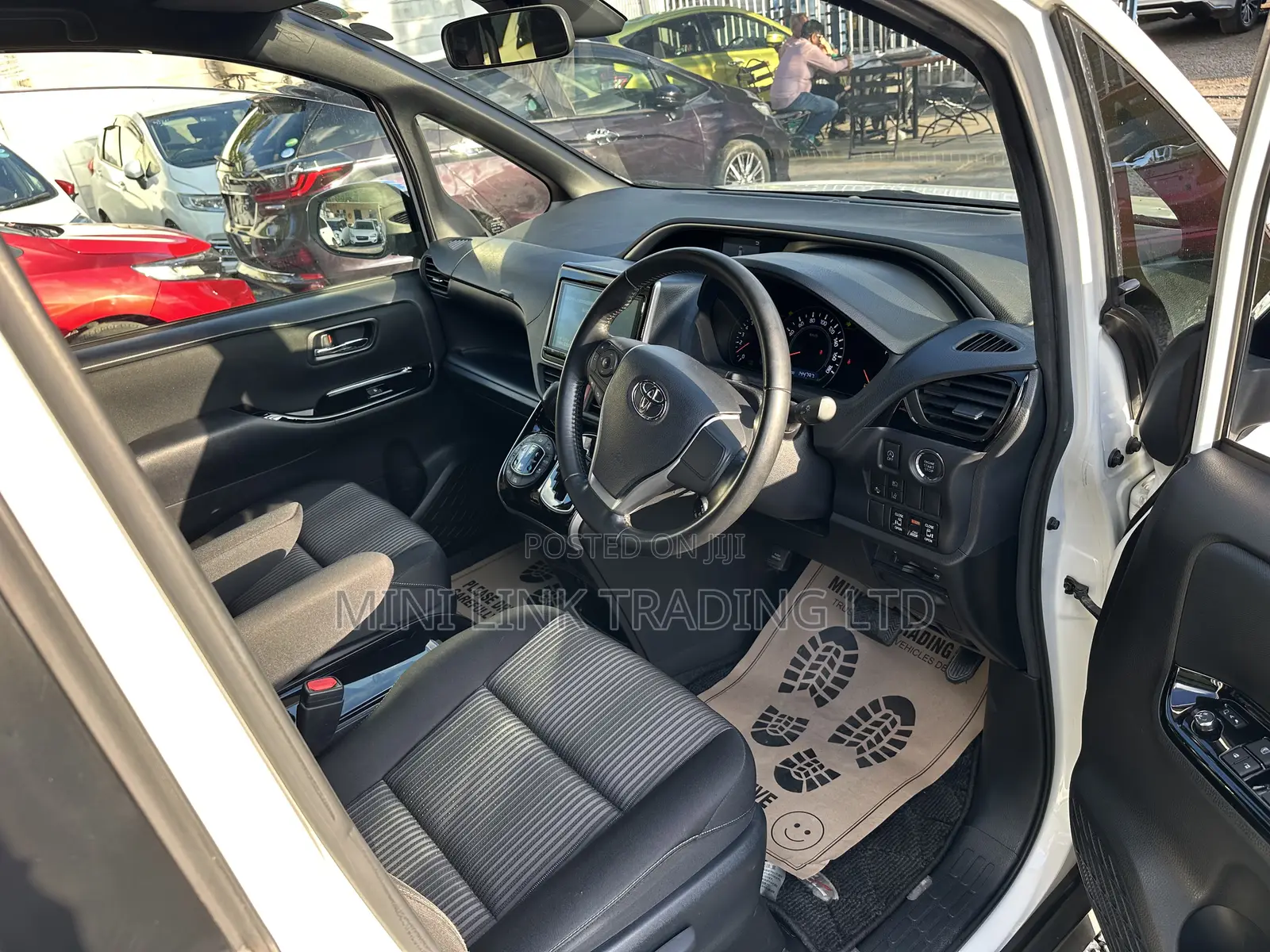 Toyota Voxy 2018 White