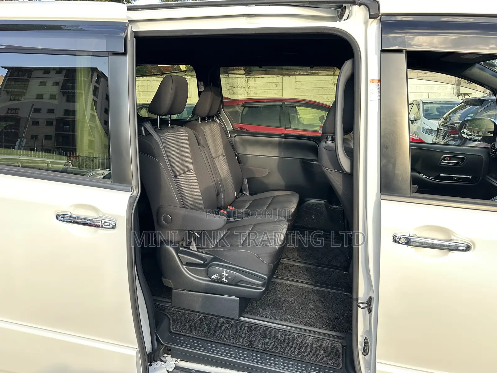 Toyota Voxy 2018 White