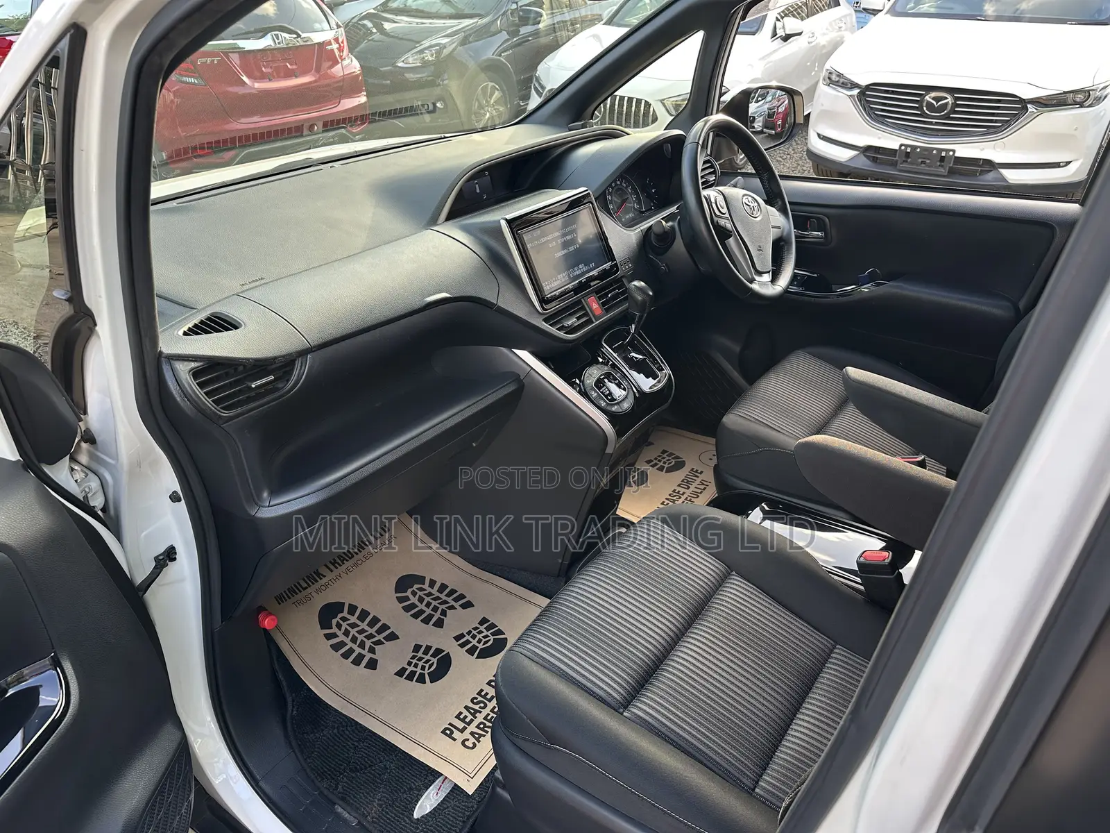 Toyota Voxy 2018 White