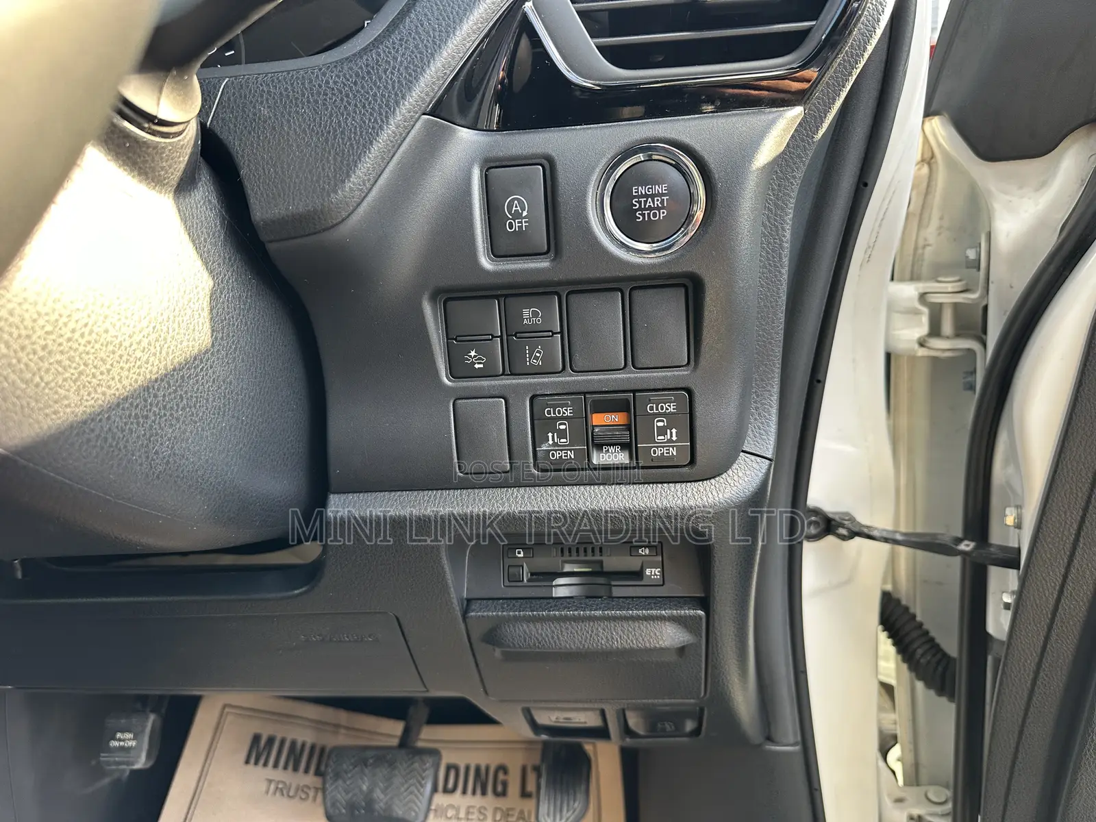 Toyota Voxy 2018 White