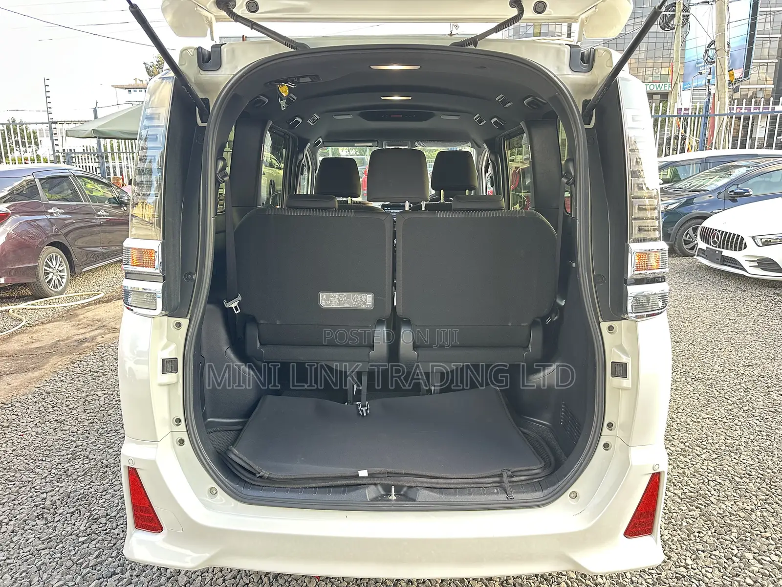 Toyota Voxy 2018 White