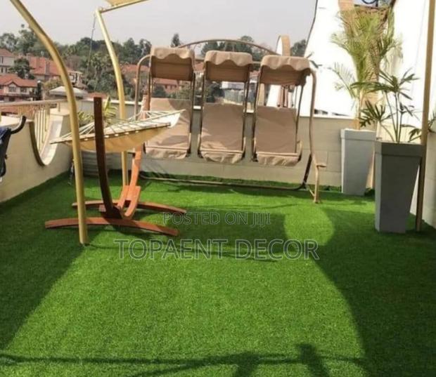 Create A Relaxing Green Environment At Home With Artificial Green Gras - main view
