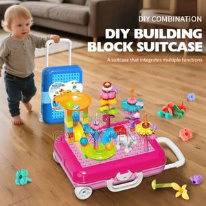 67pcs Trolley Building Blocks. - thumbnail 2