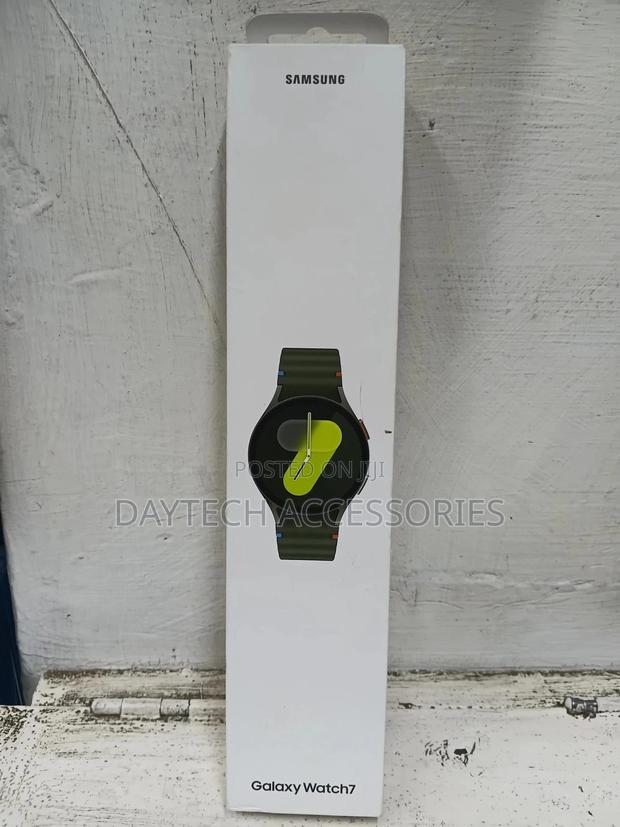 This Is a 44mm Samsung Galaxy Watch 7 Smartwatch.