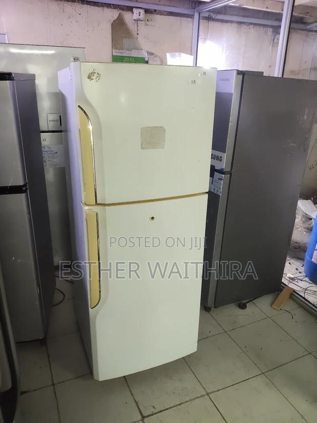 Well Maintained Clean and Neat White Sumsung Fridge