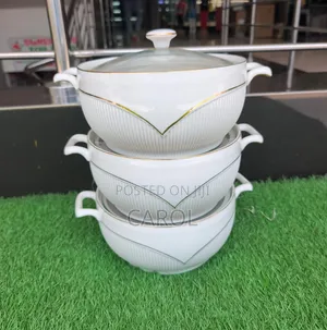 Ceramic Serving Bowl With Glass Lid