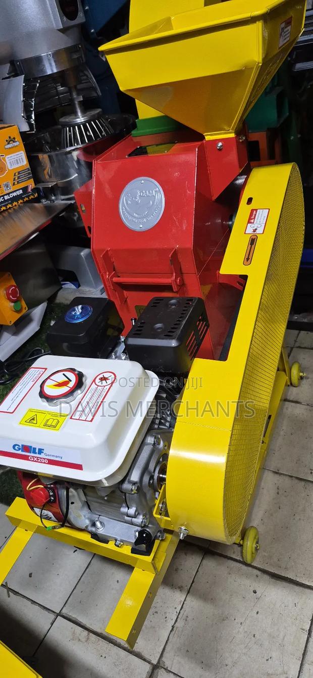 Silage Make Machine Fitted With a Petrol Engine - thumbnail 2