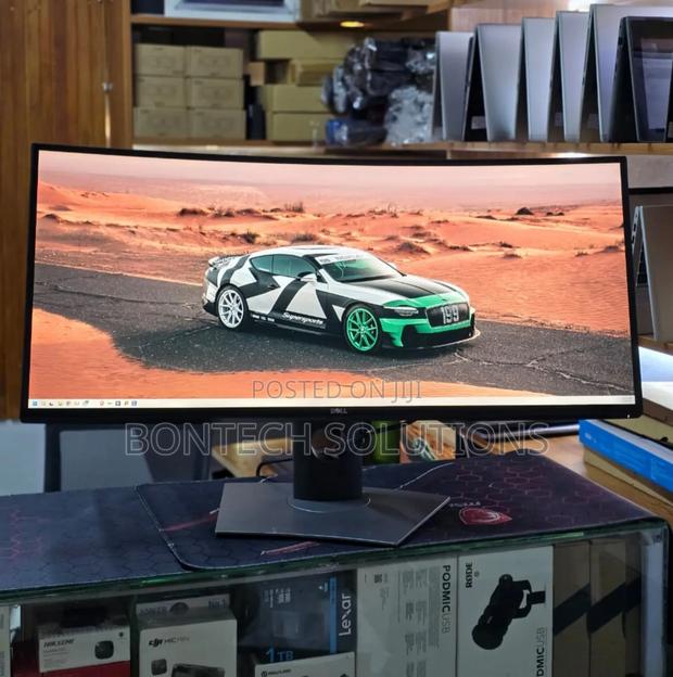 Dell Ultrasharp U3419wDisplay Size: 34 Inches (Curved Ultrawide)