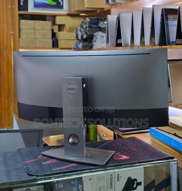 Dell Ultrasharp U3419wDisplay Size: 34 Inches (Curved Ultrawide) - thumbnail 3