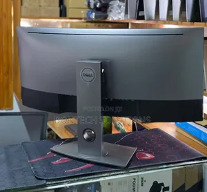 Dell Ultrasharp U3419w
Display Size: 34 Inches (Curved Ultrawide)