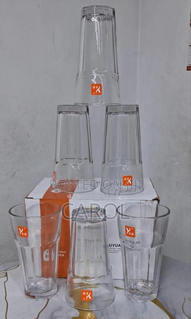 Simple,Fashionable and Atmospheric Glass