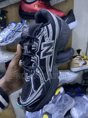 New Balance 740