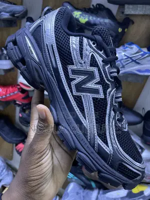 New Balance 740