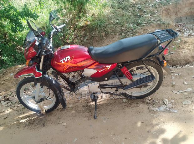 TVS HLX Plus ES 2020 Red - main view