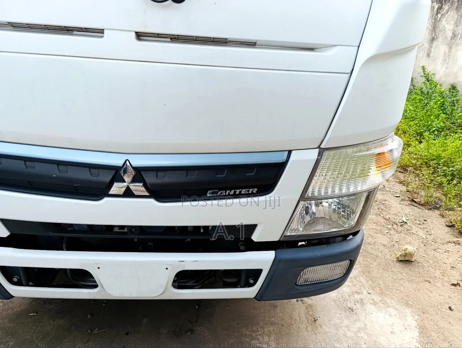 Mitsubishi Canter 2017 White