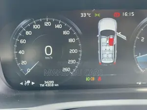 Volvo XC90 2019 Pink