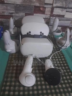 Virtual Reality Headset - main view