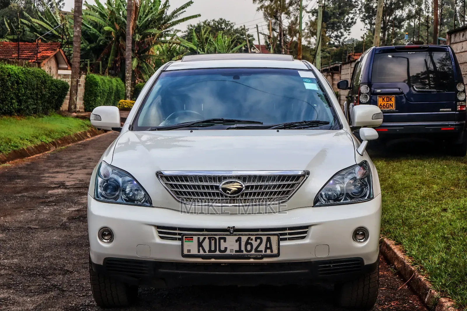 Toyota Harrier 3.3 Hybrid 4WD 2011 White