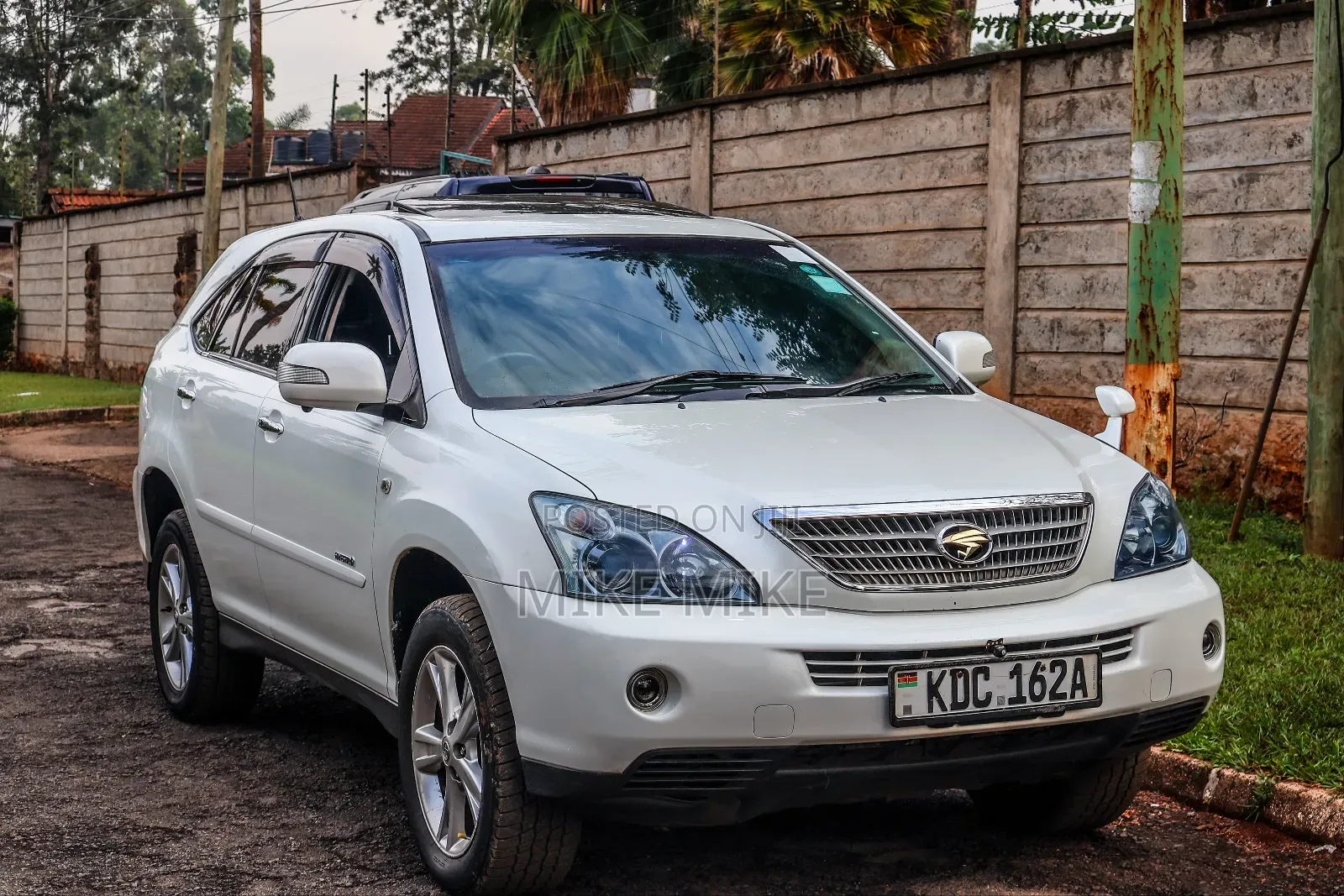 Toyota Harrier 3.3 Hybrid 4WD 2011 White