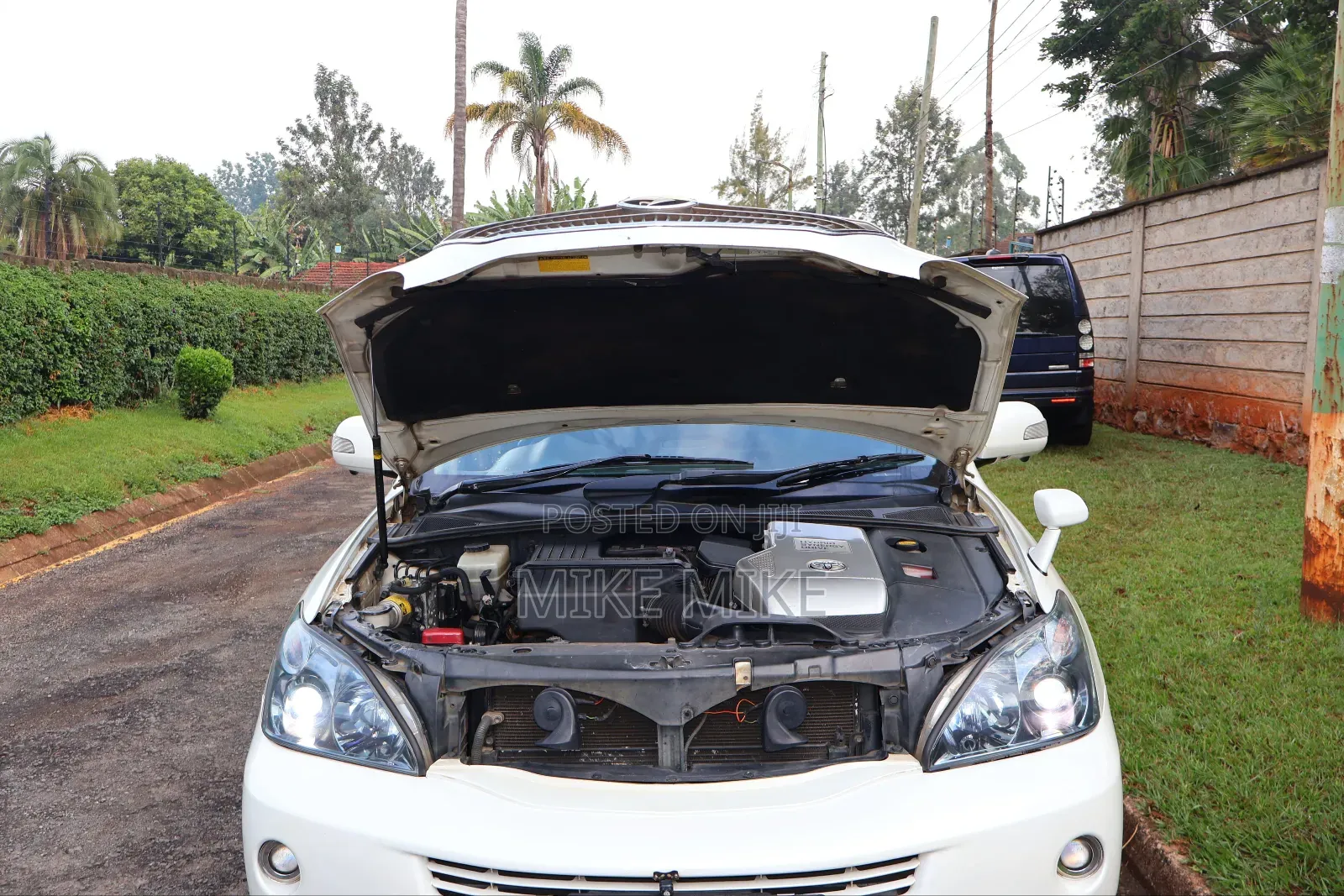 Toyota Harrier 3.3 Hybrid 4WD 2011 White