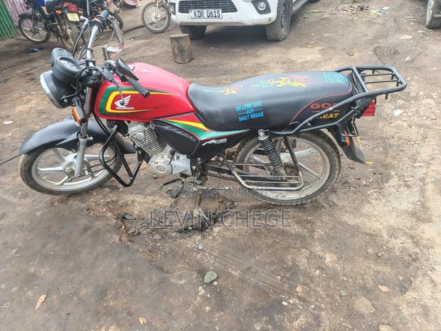 Honda CBR 2023 Red - thumbnail 3