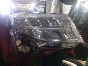 Toyota Roomy Headlight