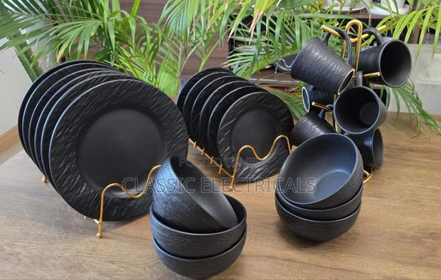 24 Pieces High Quality Black Dinner Set