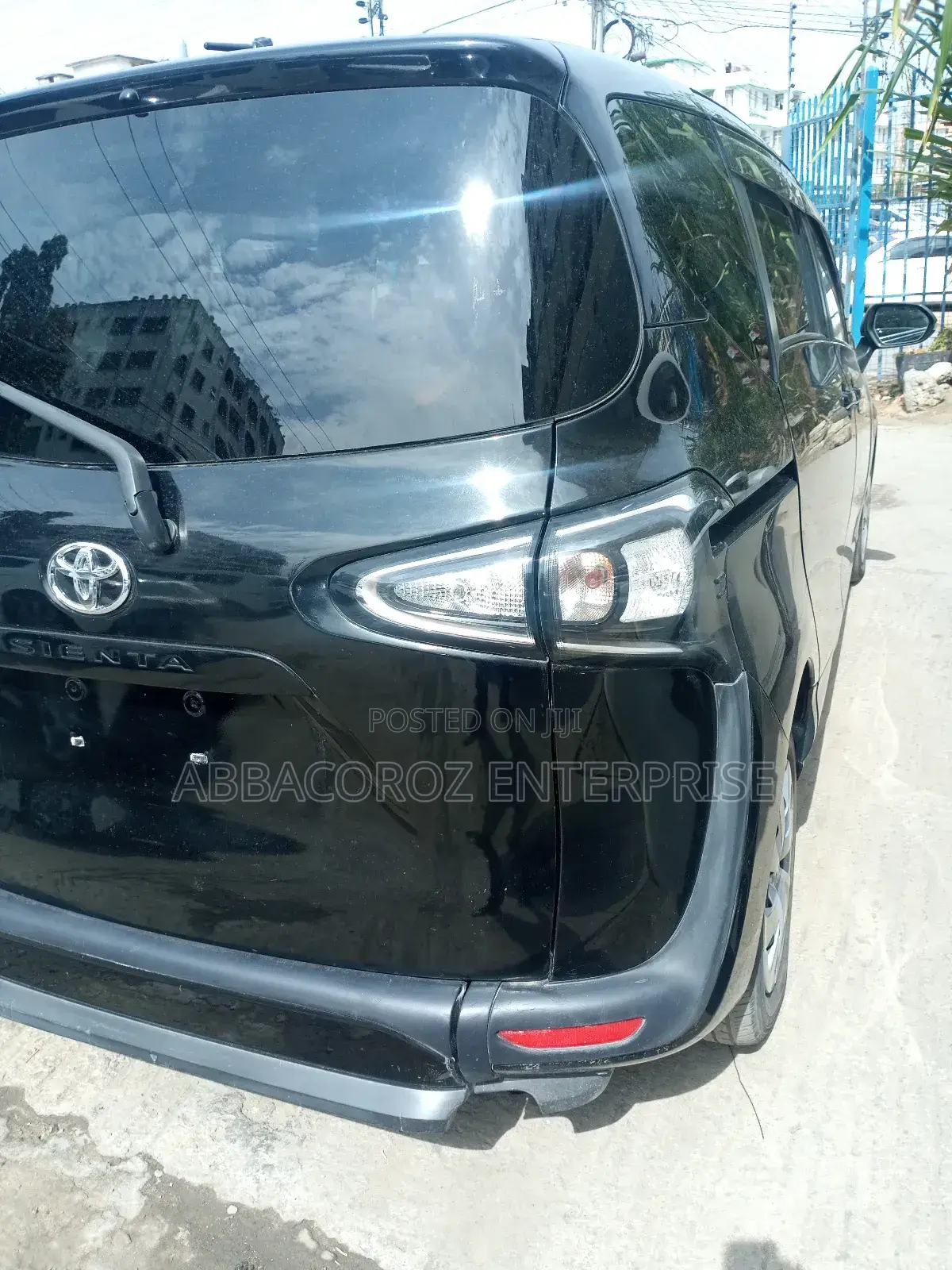 Toyota Sienta 2018 Black