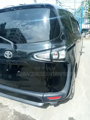 Toyota Sienta 2018 Black