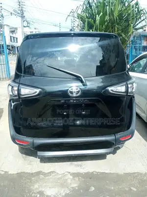 Toyota Sienta 2018 Black