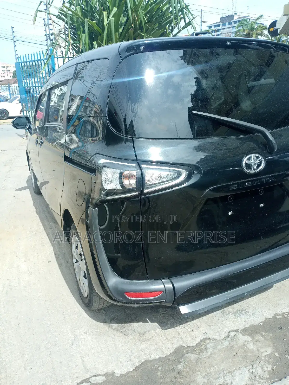 Toyota Sienta 2018 Black