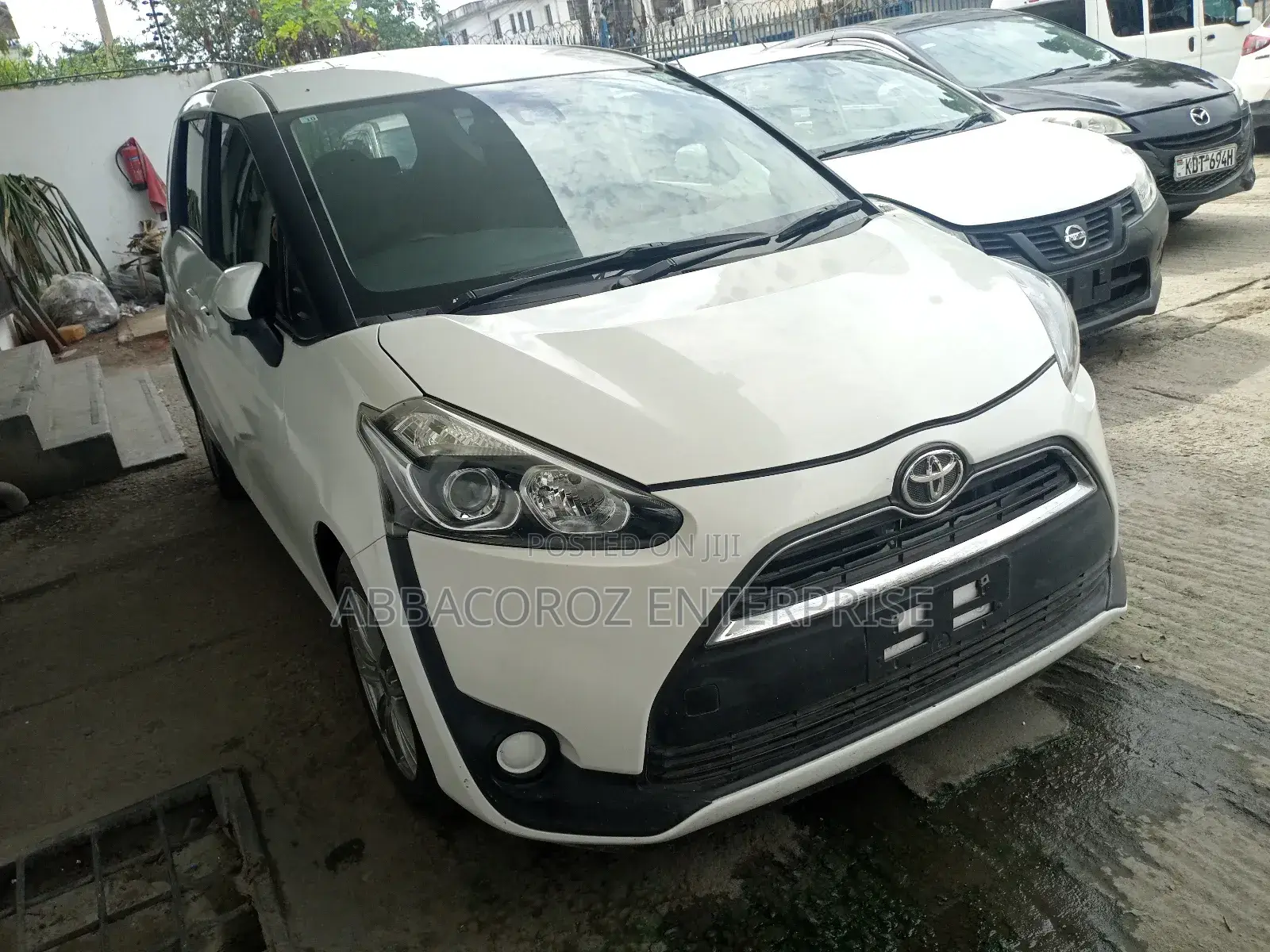 Toyota Sienta 2018 White