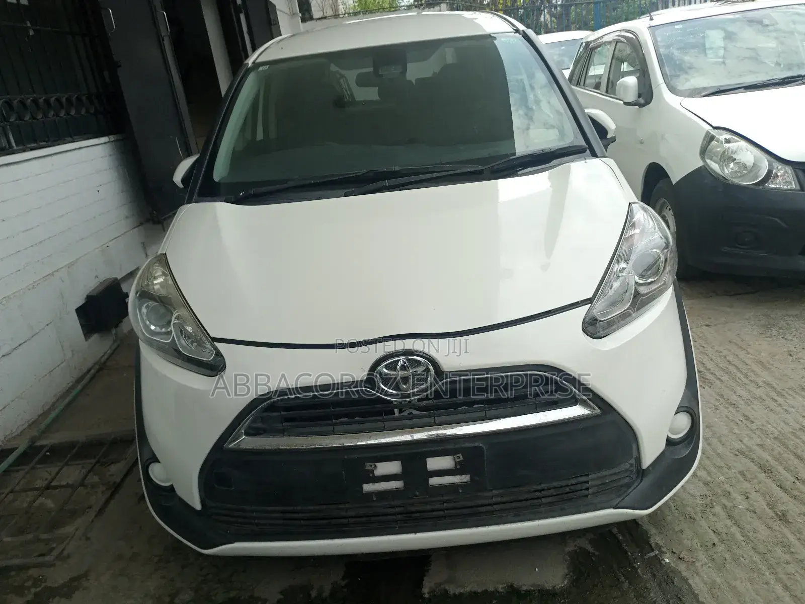Toyota Sienta 2018 White