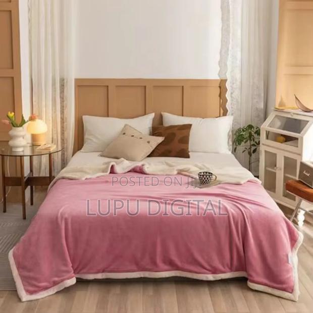 Luxury Ultra Warm Weighted/Double Layered Sherpa Blanket