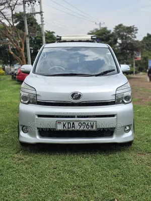 Toyota Voxy SV Premium 2014 Silver