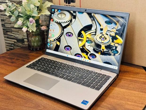 Laptop Dell Precision 3580 16GB Intel Core i7 SSD 512GB - thumbnail 2