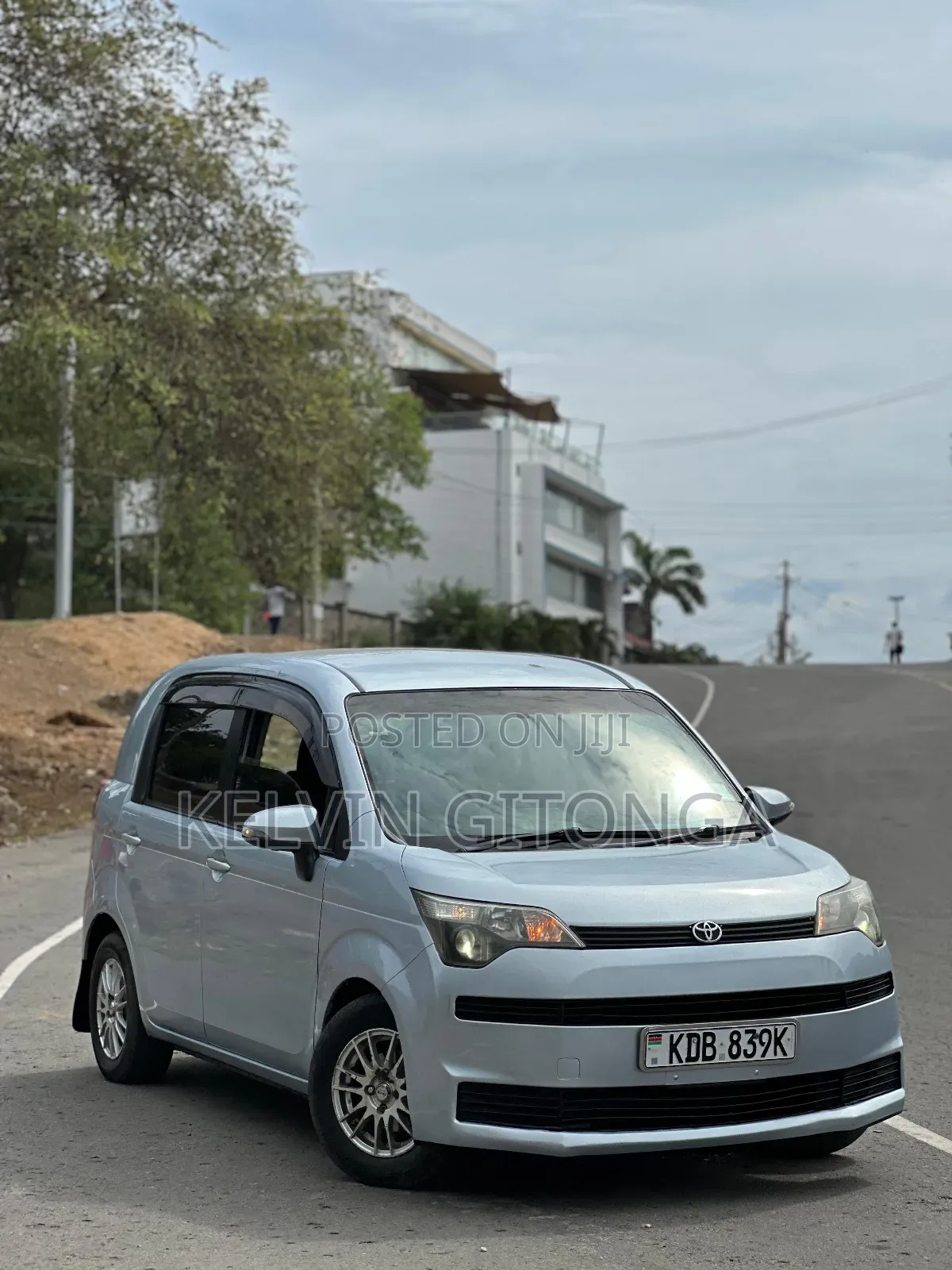 Toyota Spade 2014 Blue