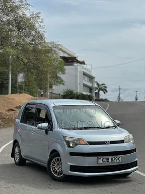 Toyota Spade 2014 Blue