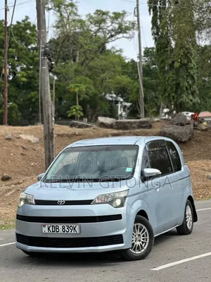 Toyota Spade 2014 Blue
