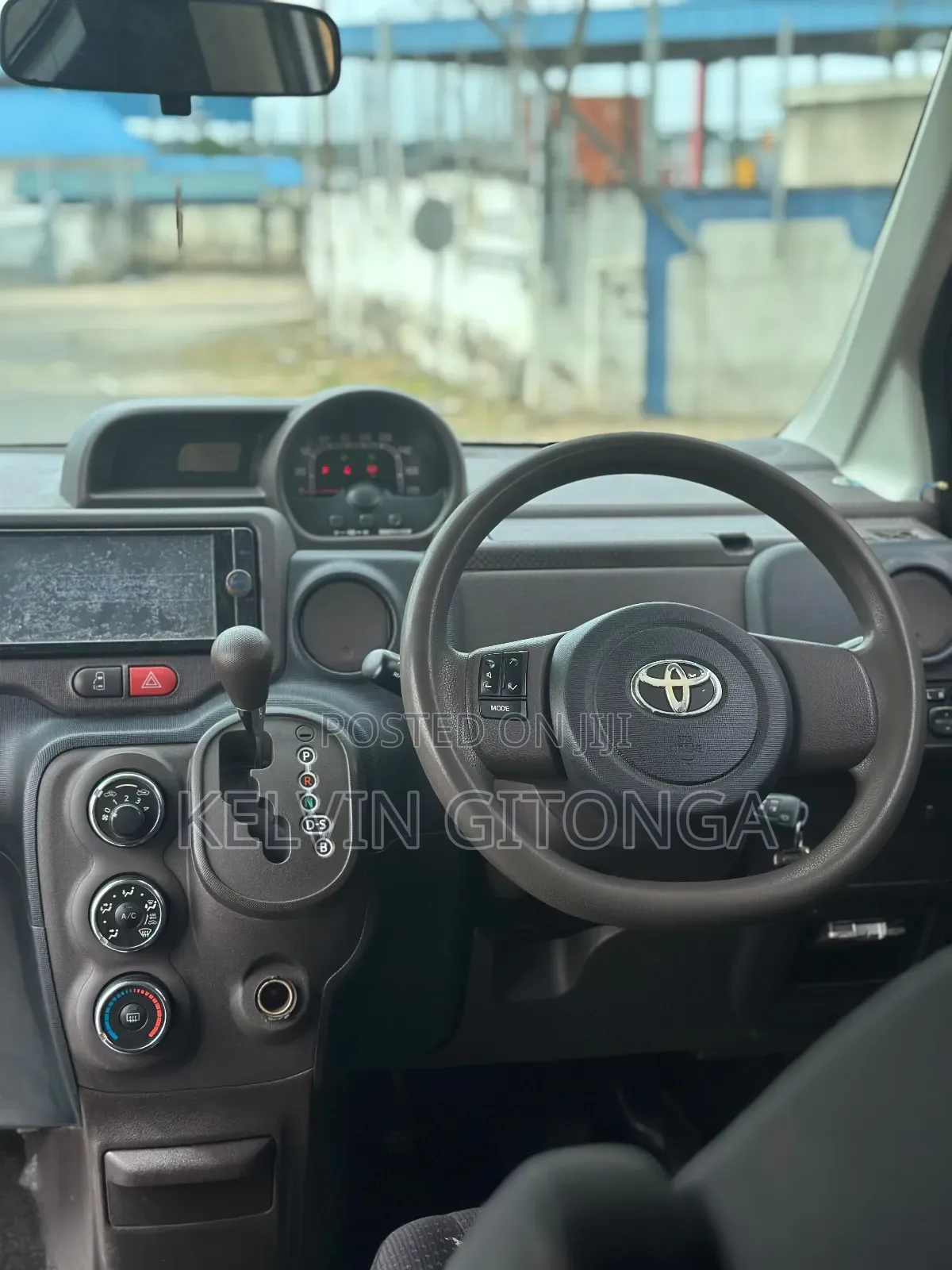 Toyota Spade 2014 Blue