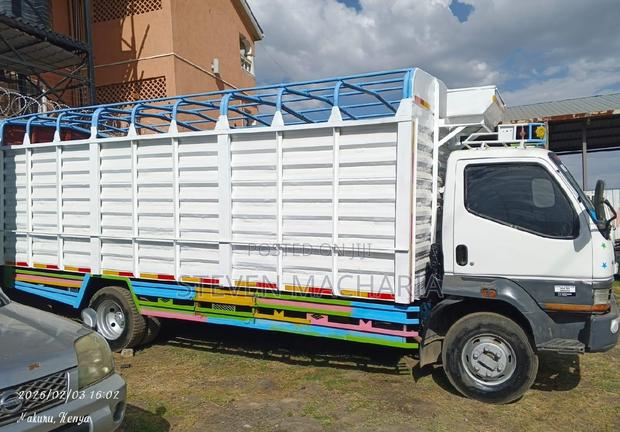 Mitsubishi Fh Local 2017 White - thumbnail 2