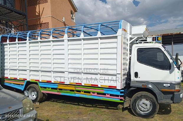 Mitsubishi Fh Local 2017 White - thumbnail 3