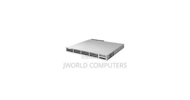 C9300l-48p-4g-E — 48-Port Poe+, 4×1g Uplinks, Network Essentials - main view