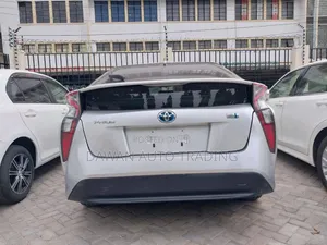 Toyota Prius 2018 Silver