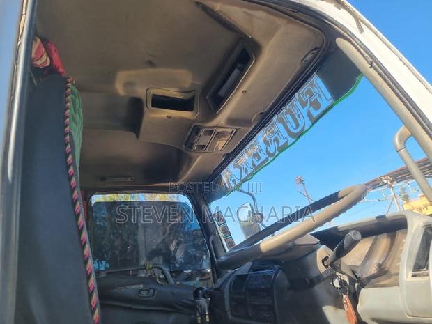 Howo Sinotruck 2026 White - thumbnail 3