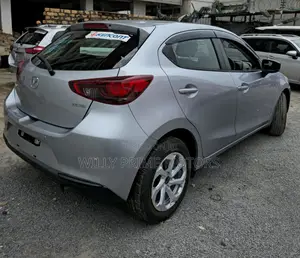 Mazda 2 2019 Silver