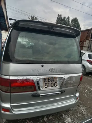 Toyota Regius 2001 White