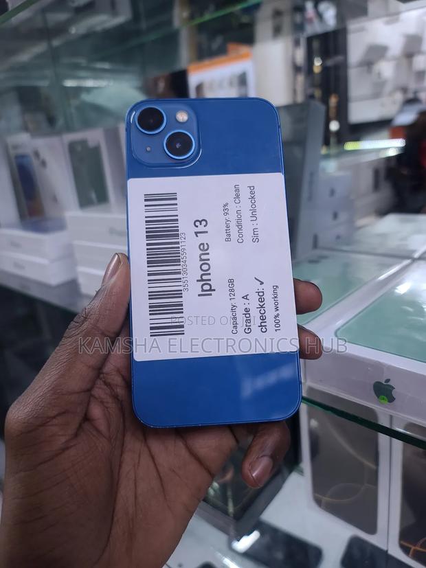 Apple iPhone 13 128 GB Blue - main view